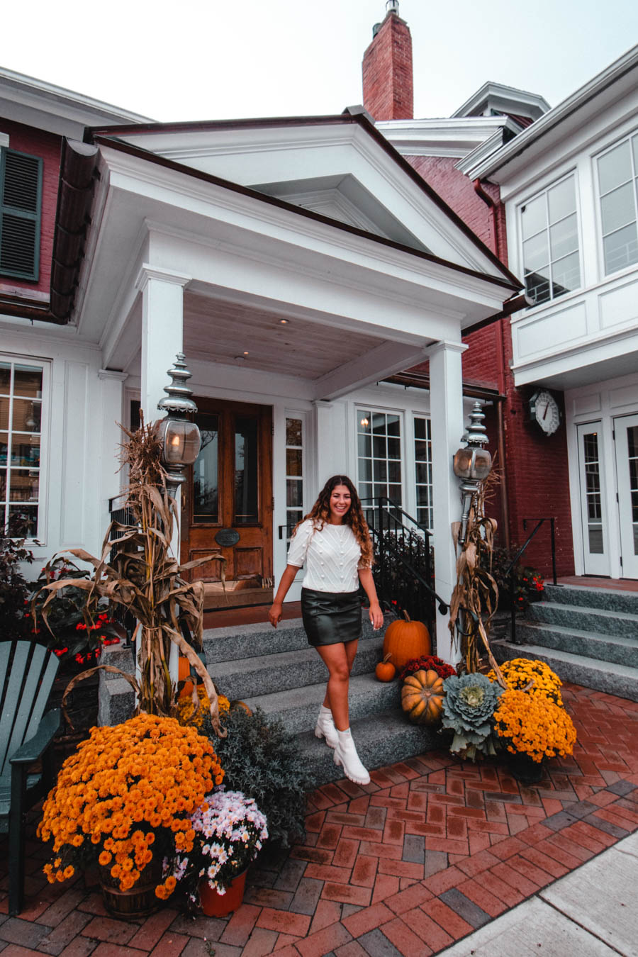 Guide to the most Instagrammable places in Stowe! These Stowe photo spots include the most iconic spots in Stowe.